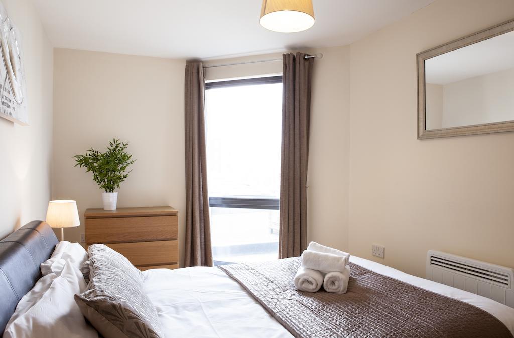 Cheltenham Plaza Apartments Ashchurch Екстер'єр фото