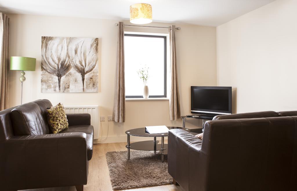 Cheltenham Plaza Apartments Ashchurch Номер фото