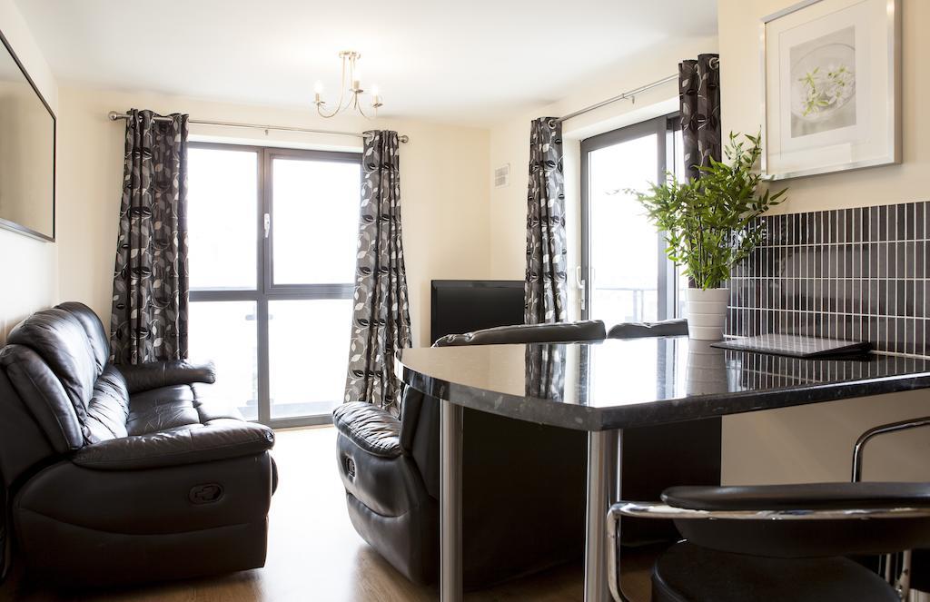 Cheltenham Plaza Apartments Ashchurch Номер фото